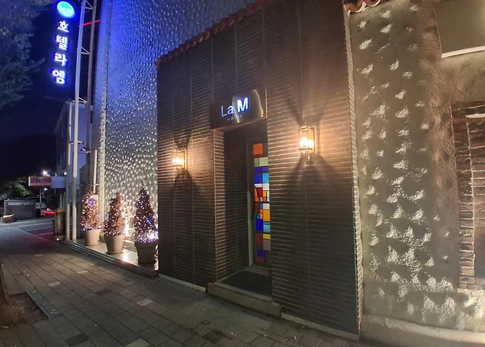 Otel Lam