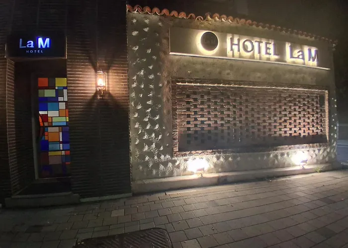 Otel Lam *