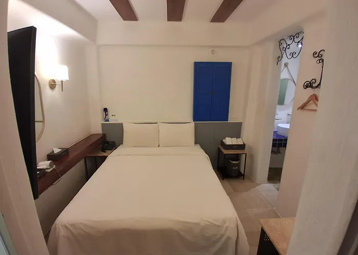 Lam Otel *